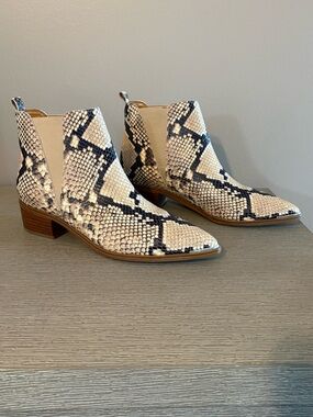 Marc Fisher LTD Snakeskin Yale Chelsea Ankle Boot
